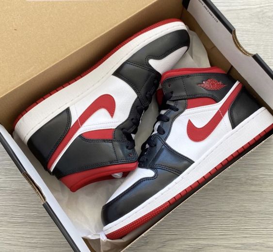 AIR JORDAN 1 MID GYM RED BLACK WHITE