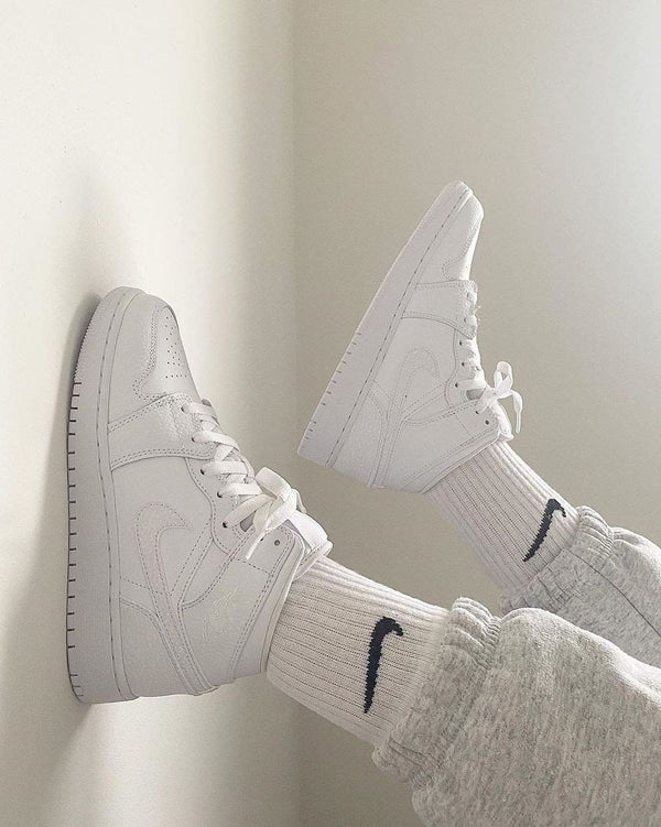 AIR JORDAN 1 MID TRIPLE WHITE