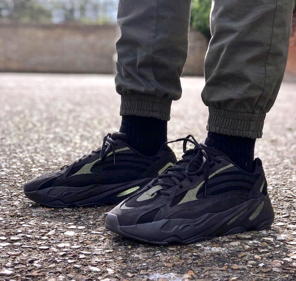 YEEZY 700 V2 VANTA