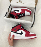 AIR JORDAN 1 MID CHICAGO WHITE