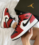 AIR JORDAN 1 MID CHICAGO BLACK TOE