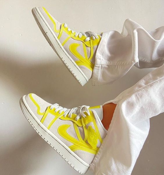 AIR JORDAN 1 MID LX OPTI YELLOW