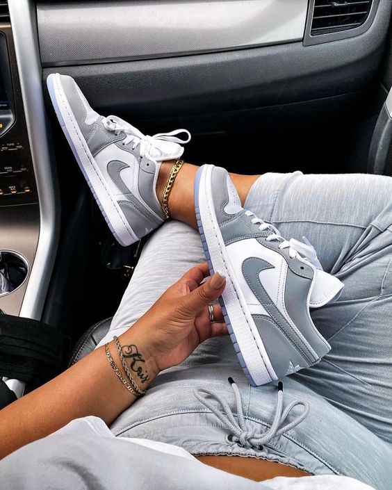 AIR JORDAN 1 LOW WOLF GREY