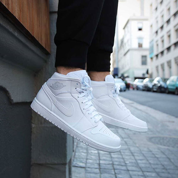 AIR JORDAN 1 MID TRIPLE WHITE