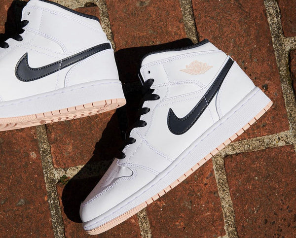 AIR JORDAN 1 MID WHITE ARCTIC ORANGE