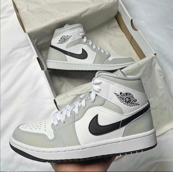 AIR JORDAN 1 MID WHITE LIGHT SMOKE GREY