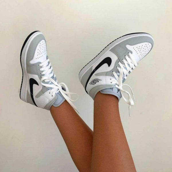 AIR JORDAN 1 MID WHITE LIGHT SMOKE GREY