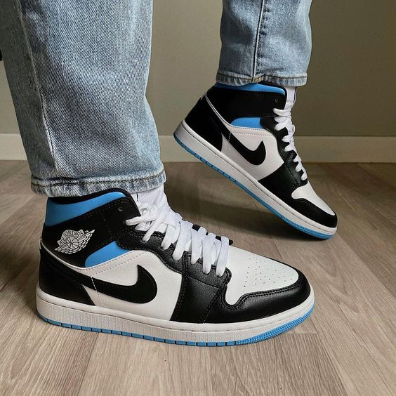 AIR JORDAN 1 MID ROYAL BLACK AND BLUE