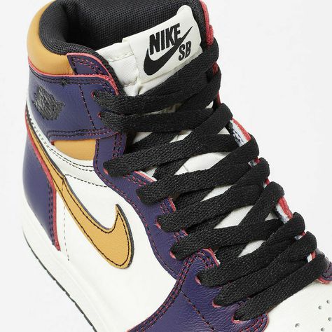 AIR JORDAN 1 RETRO HIGH OG DEFIANT NIKE SB LA TO CHICAGO