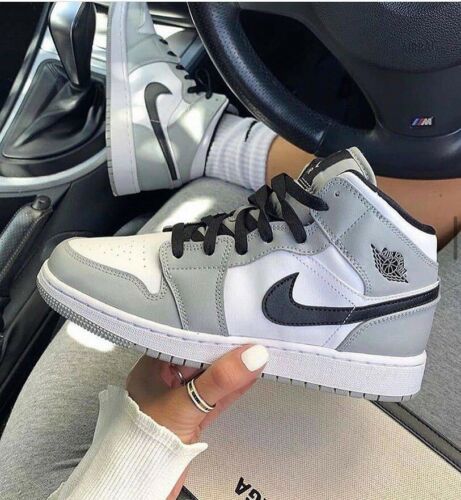 AIR JORDAN 1 MID LIGHT SMOKE GRAY