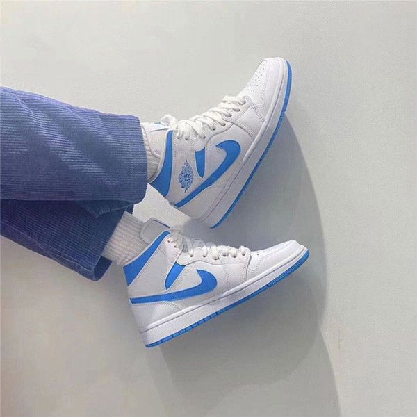 AIR JORDAN 1 MID UNC