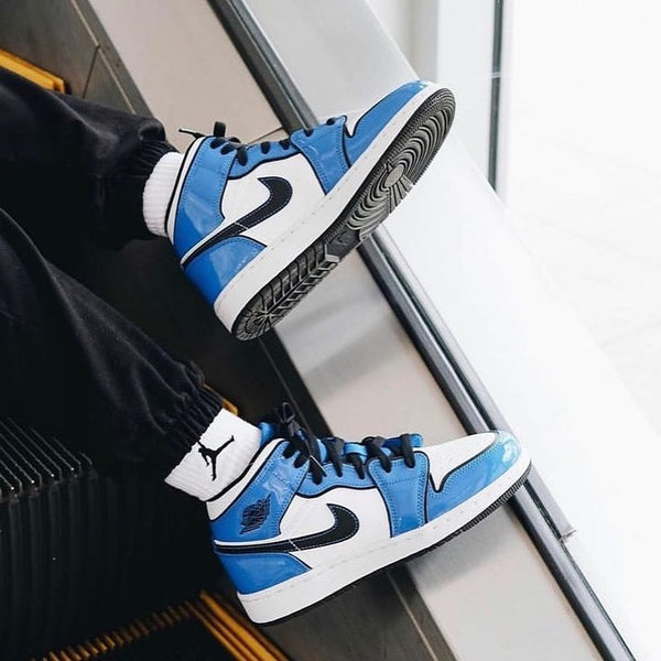 AIR JORDAN 1 MID SIGNAL BLUE