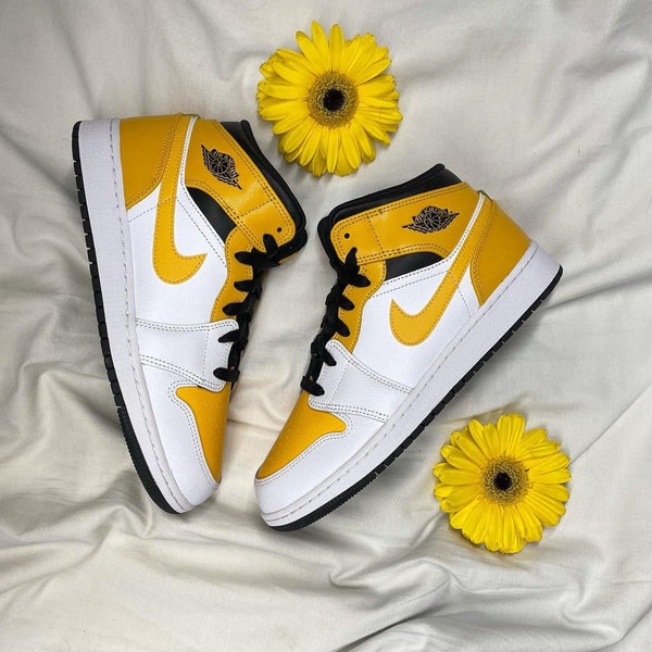 AIR JORDAN 1 MID UNIVERSITY GOLD